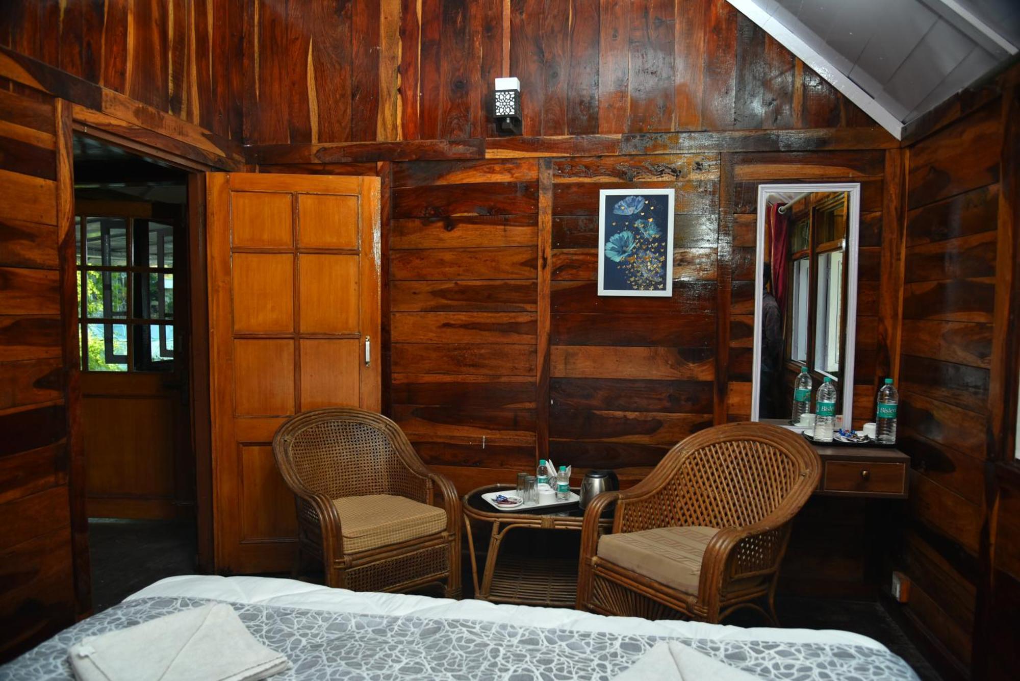 Kumaon Roop Resort Near Kainchi Dham Nainital Ngoại thất bức ảnh