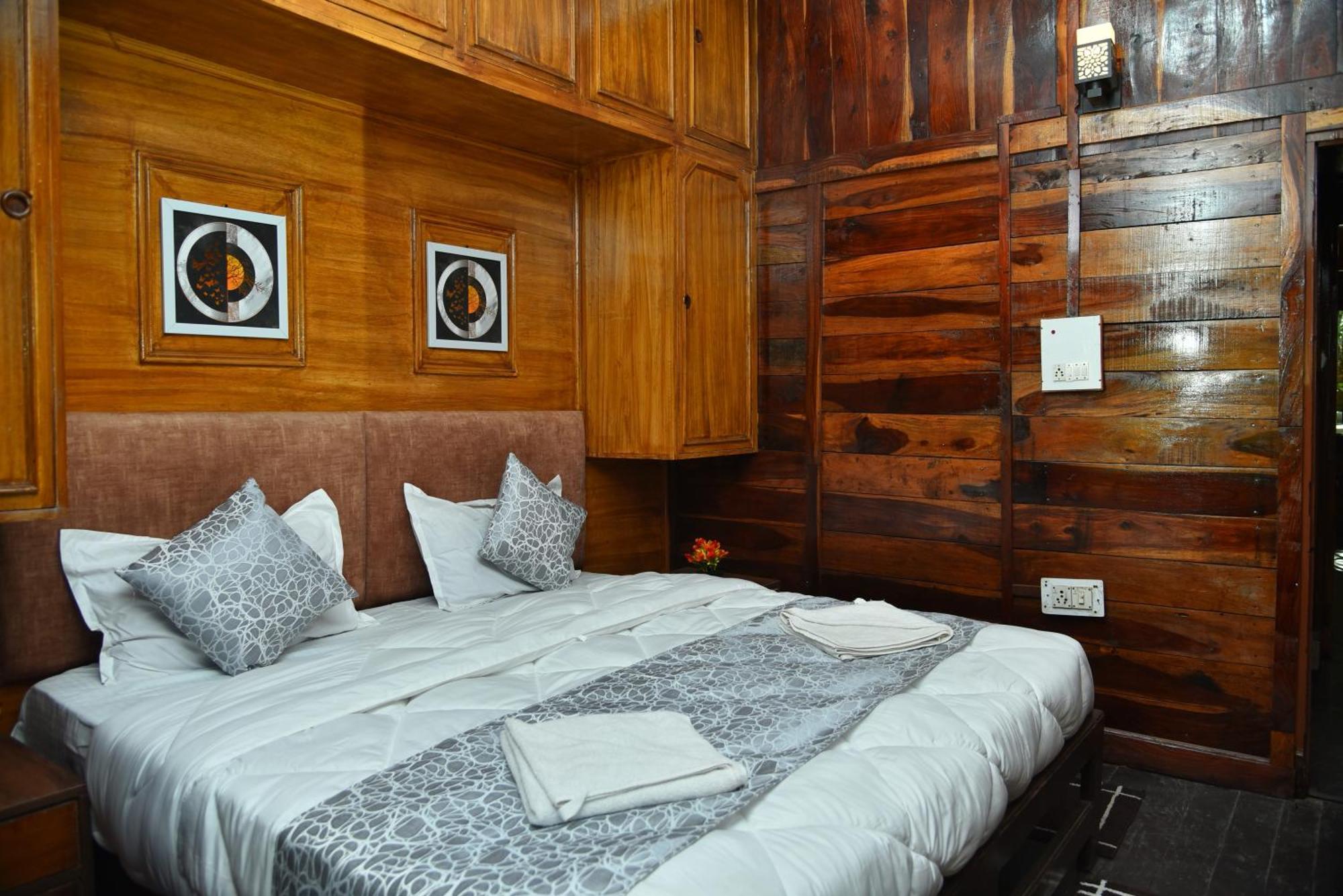 Kumaon Roop Resort Near Kainchi Dham Nainital Ngoại thất bức ảnh