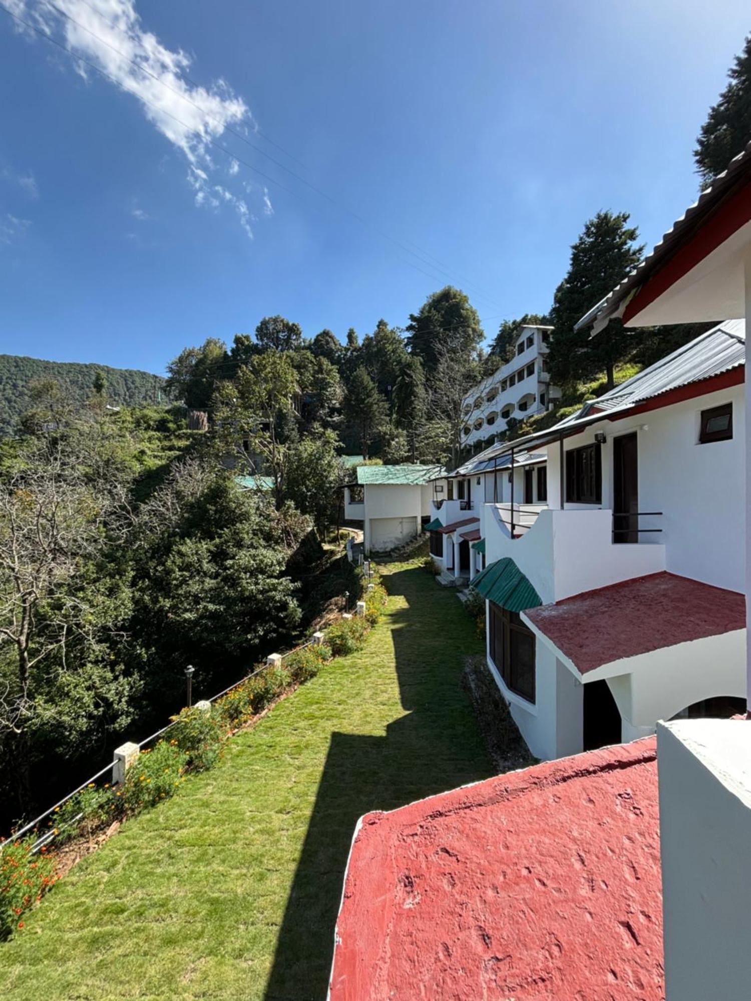 Kumaon Roop Resort Near Kainchi Dham Nainital Ngoại thất bức ảnh