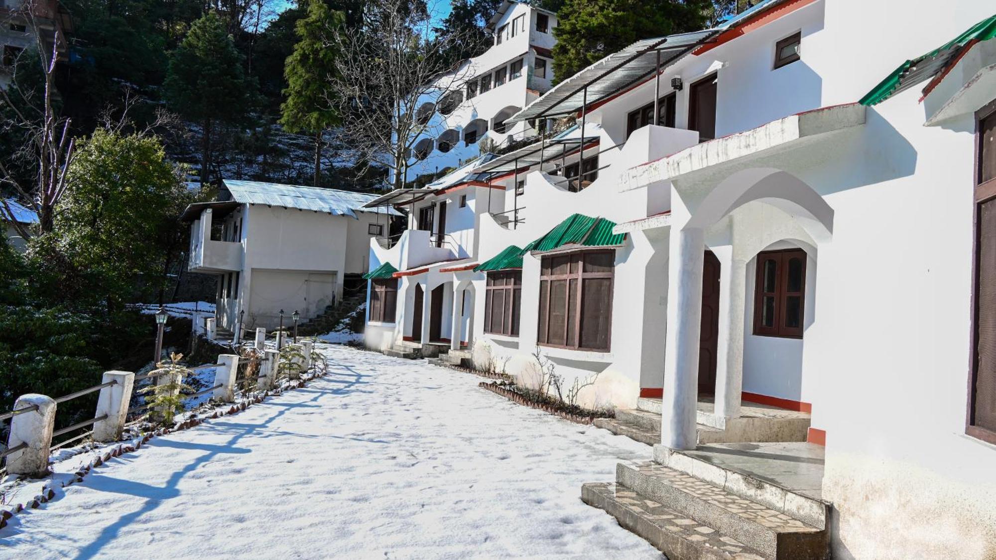 Kumaon Roop Resort Near Kainchi Dham Nainital Ngoại thất bức ảnh