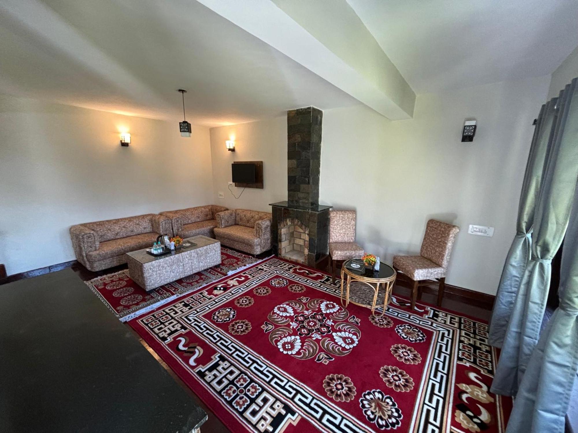 Kumaon Roop Resort Near Kainchi Dham Nainital Ngoại thất bức ảnh