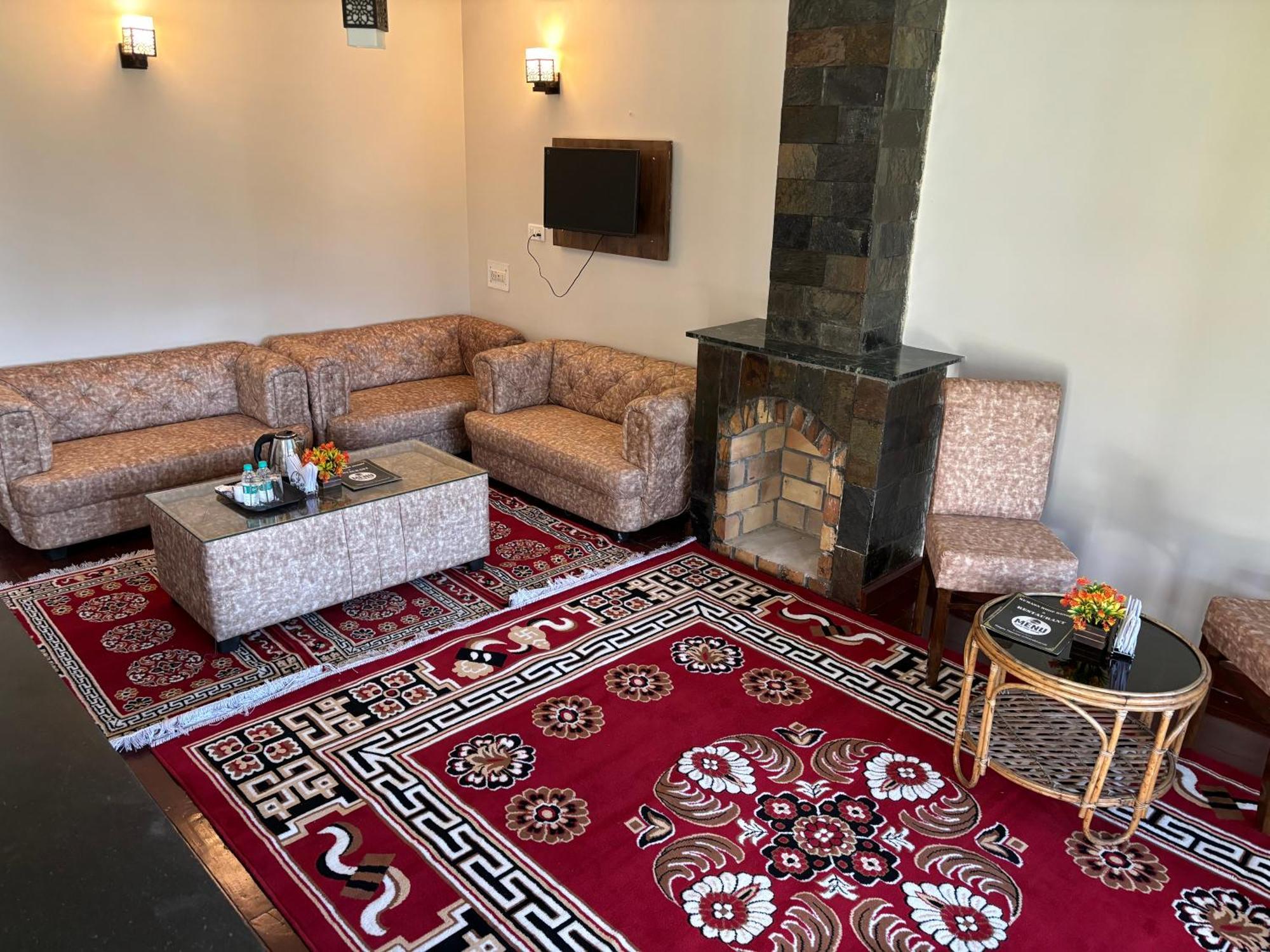 Kumaon Roop Resort Near Kainchi Dham Nainital Ngoại thất bức ảnh