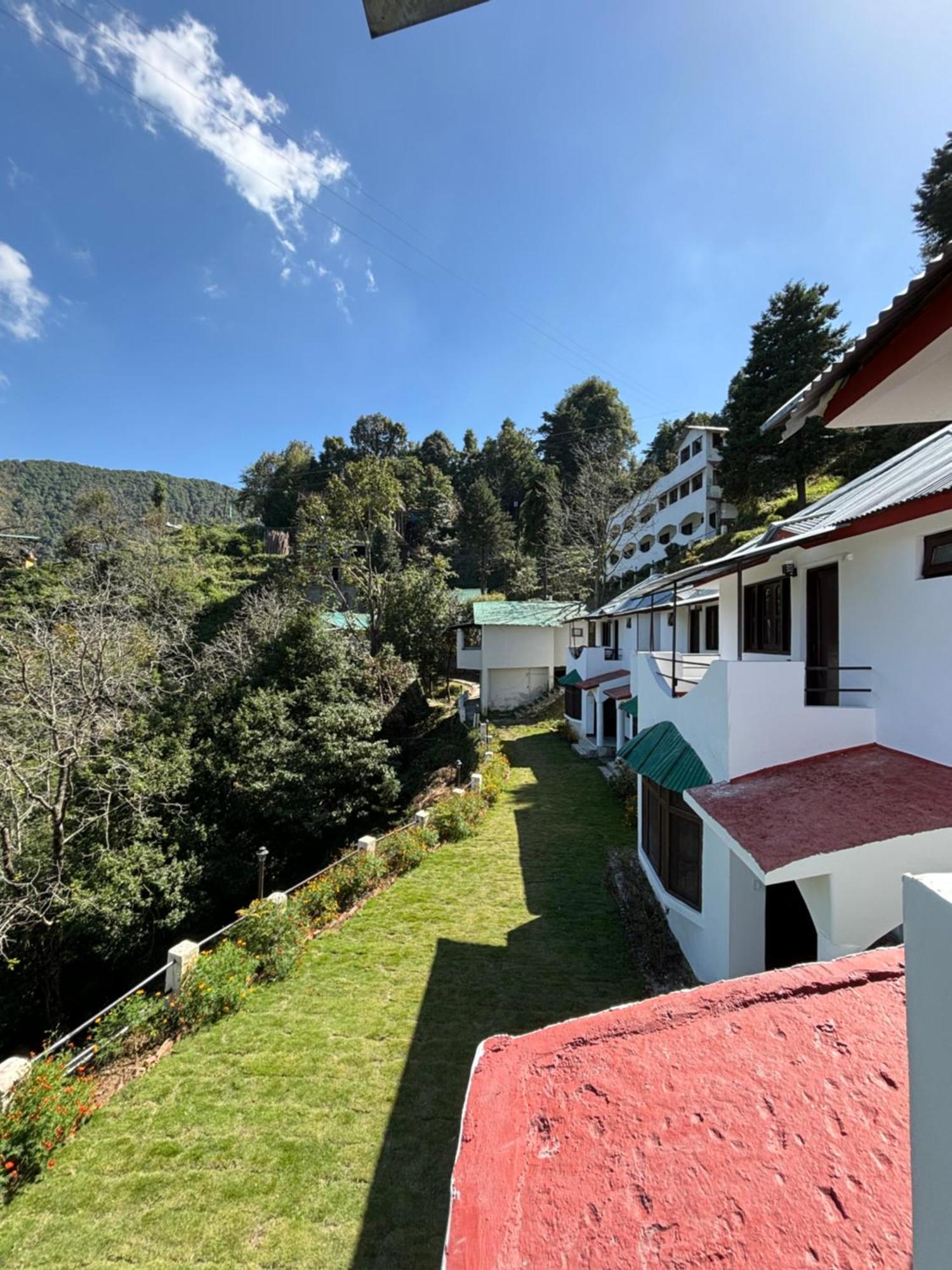 Kumaon Roop Resort Near Kainchi Dham Nainital Ngoại thất bức ảnh
